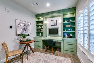 4906 Live Oak St in Dallas, TX - Building Photo - Building Photo
