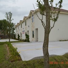 1121 W Cano St, Unit Apt#1 in Edinburg, TX - Foto de edificio - Building Photo