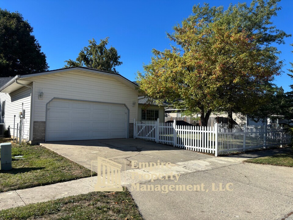 2325 Aspen Way in Sandpoint, ID - Building Photo
