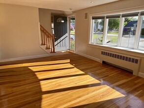 47 Circuit Ln in Waltham, MA - Building Photo - Building Photo
