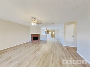 2983 Celian Dr in Grand Prairie, TX - Foto de edificio - Building Photo