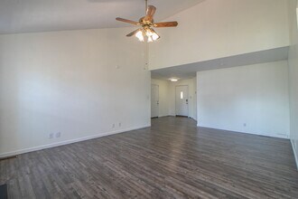 1325 Meredith Way in Clarksville, TN - Building Photo - Building Photo
