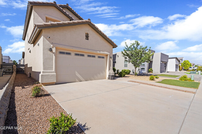 12333 Desert Dove Ave in El Paso, TX - Building Photo - Building Photo