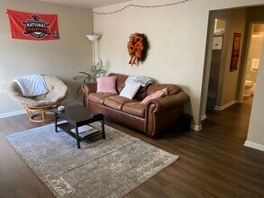 1115 SW 26th St in Corvallis, OR - Foto de edificio - Building Photo