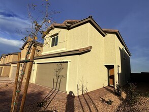 6038 Swift Lariat St in Las Vegas, NV - Building Photo - Building Photo