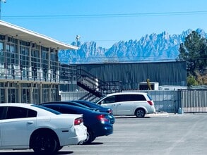 Casitas at 805 N 17Th St. in Las Cruces, NM - Foto de edificio - Building Photo