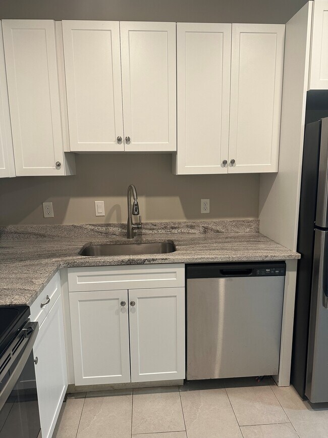 7 Greenville St, Unit 2 in Boston, MA - Building Photo - Building Photo