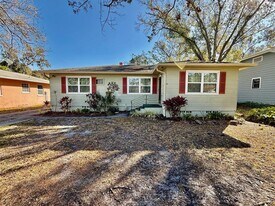 301 N Madison Ave in Clearwater, FL - Building Photo