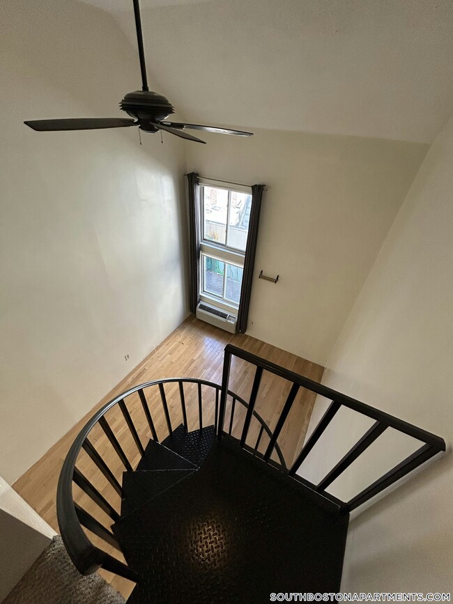 385 Dorchester St in Boston, MA - Building Photo - Building Photo