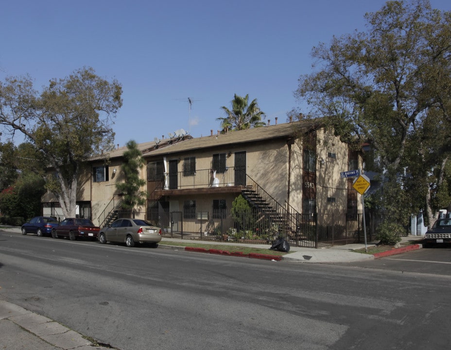 5543 La Mirada Ave in Los Angeles, CA - Building Photo