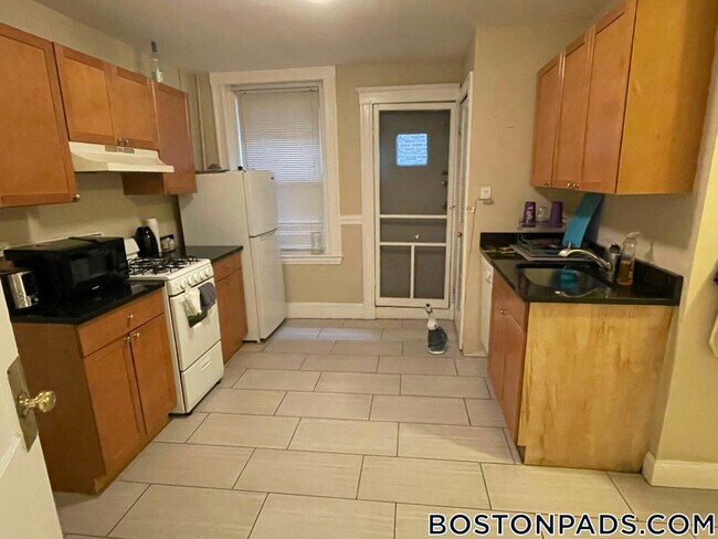 220 Hanover St in Boston, MA - Building Photo - Building Photo
