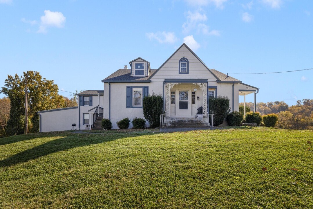 3802 Memorial Blvd in Kingsport, TN - Building Photo