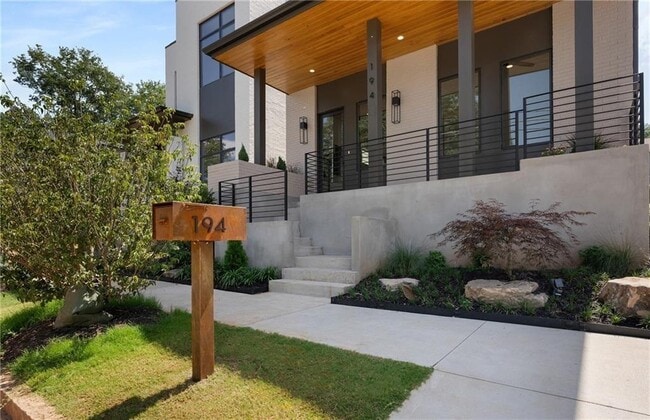 194 E Lake Terrace SE in Atlanta, GA - Foto de edificio - Building Photo