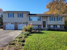 7170 Ruritan Dr in Chambersburg, PA - Building Photo