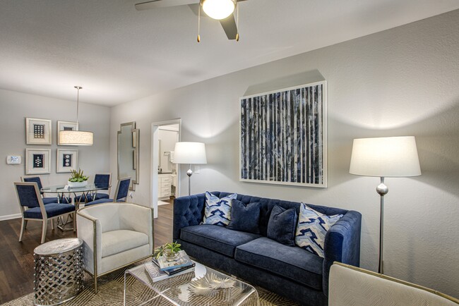 Bell Westchase in Tampa, FL - Building Photo - Interior Photo