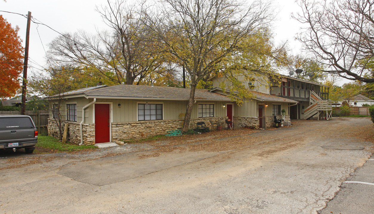 Anita Gardends Apartments in Austin, TX - Building Photo