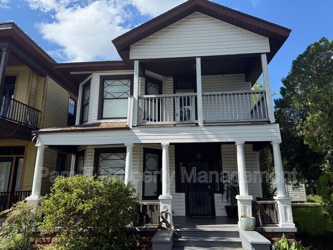 611 W 44th St in Savannah, GA - Building Photo - Building Photo