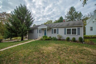 AVAILABLE AUGUST 15TH, 2026 - CHARMING 4 B in West Lafayette, IN - Building Photo - Building Photo