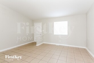 941 W Stop 11 Rd, Unit 316 in Indianapolis, IN - Foto de edificio - Building Photo