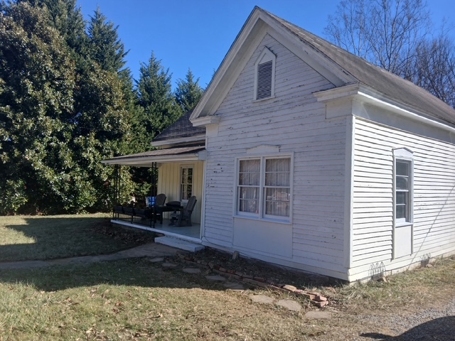 649 Smathers St in Waynesville, NC - Building Photo