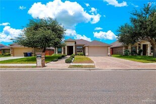 28 Sycamore Ave in McAllen, TX - Building Photo