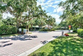 8850 Creek Run Dr in Bonita Springs, FL - Building Photo - Building Photo