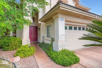 136 N Ring Dove Dr in Las Vegas, NV - Building Photo - Building Photo