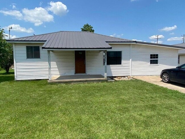 property at 114 E Russell St