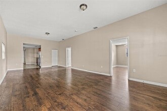 2501 W Gray St in Tampa, FL - Building Photo - Building Photo