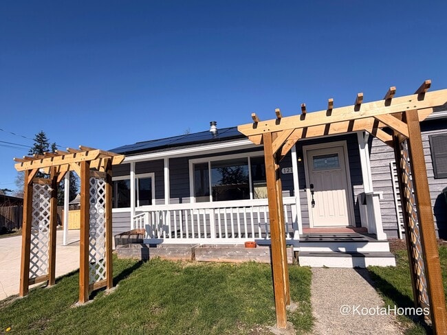 property at 1215 Skagit St