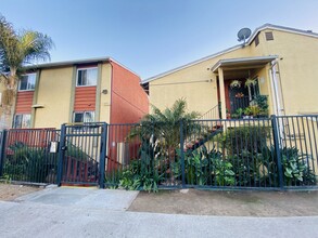 3299 Imperial Ave, Unit 13 in San Diego, CA - Building Photo - Building Photo