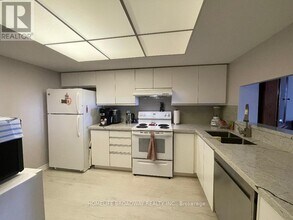 350 Alton Towers Cir in Toronto, ON - Building Photo - Building Photo