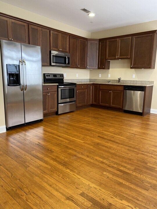 945 4th Ave in Huntington, WV - Building Photo