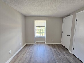 1614 Arlyn Cir in Charlotte, NC - Building Photo - Building Photo