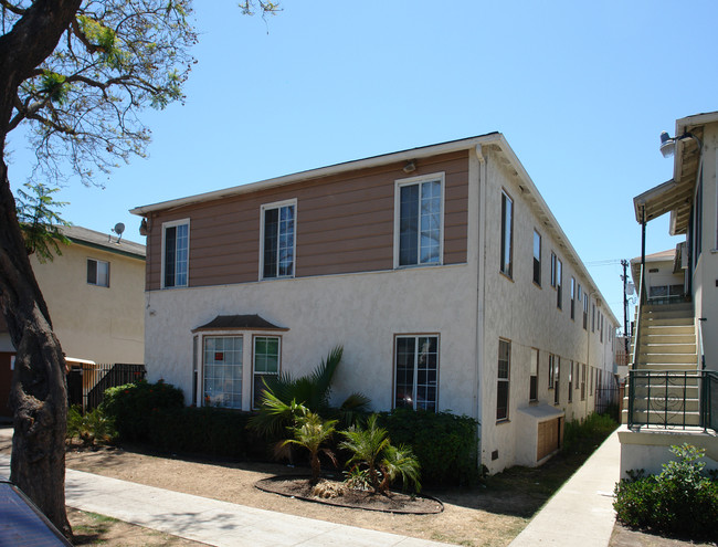 2065 Pine Ave in Long Beach, CA - Building Photo - Building Photo