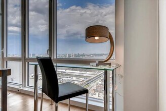 605 W 42nd St in New York, NY - Building Photo - Building Photo