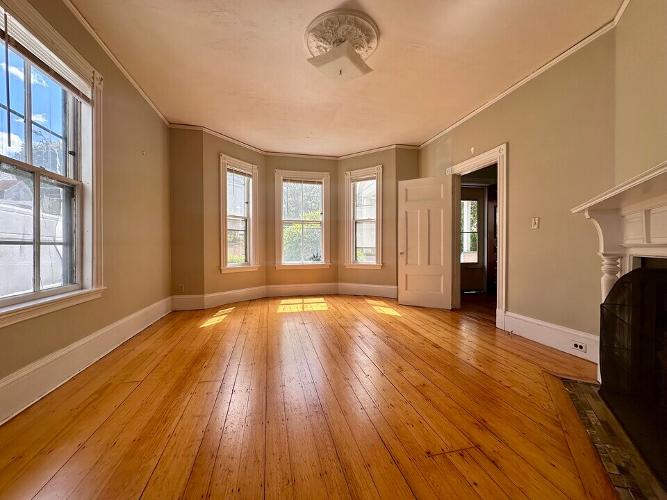 55 Rindge Ave, Unit 55 in Cambridge, MA - Building Photo