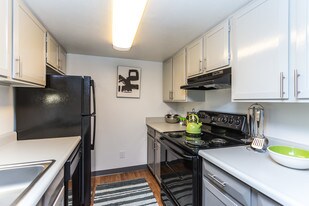 Oslo in Northglenn, CO - Building Photo