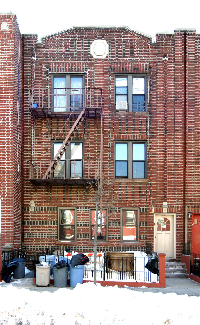 1758 79th St in Brooklyn, NY - Foto de edificio - Building Photo