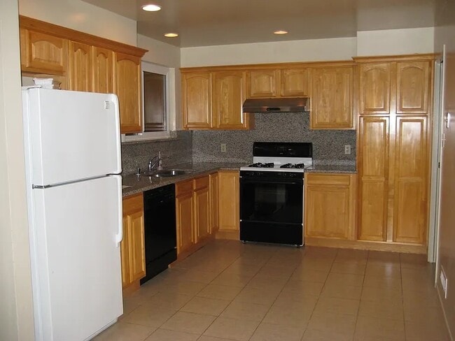95 Eastridge Cir in Pacifica, CA - Building Photo - Building Photo