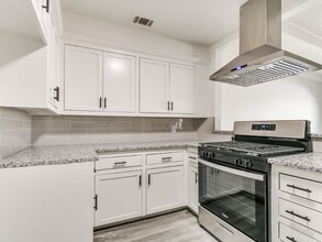 1001 NW 98th St in Oklahoma City, OK - Building Photo - Building Photo