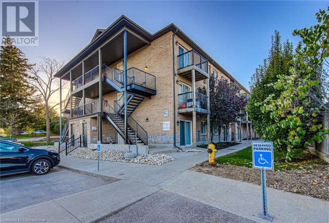 185 Windale Crescent in Kitchener, ON - Building Photo - Building Photo