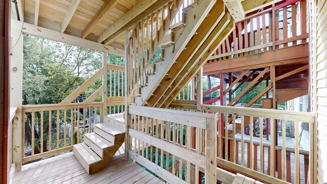 129 Eutaw St, Unit 1