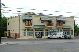 3010-3012 N Saint Marys St in San Antonio, TX - Building Photo - Building Photo