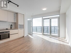 1285 Dupont St in Toronto, ON - Building Photo - Building Photo