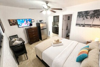 338 Van Buren St, Unit SI FL1-ID1520233P in Hollywood, FL - Foto de edificio - Building Photo