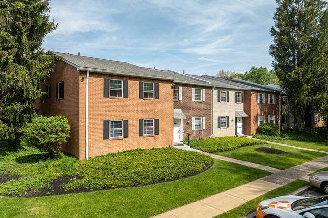 Cresheimbrook Condominiums