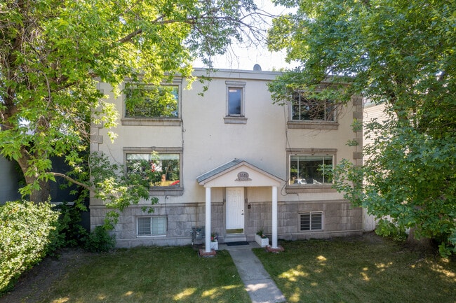 1511 28 Av SW in Calgary, AB - Building Photo - Primary Photo