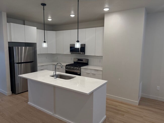 property at 1169 N Meridian Ln