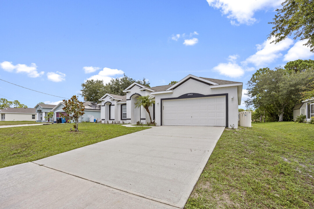 2945 Fears Rd SE in Palm Bay, FL - Building Photo